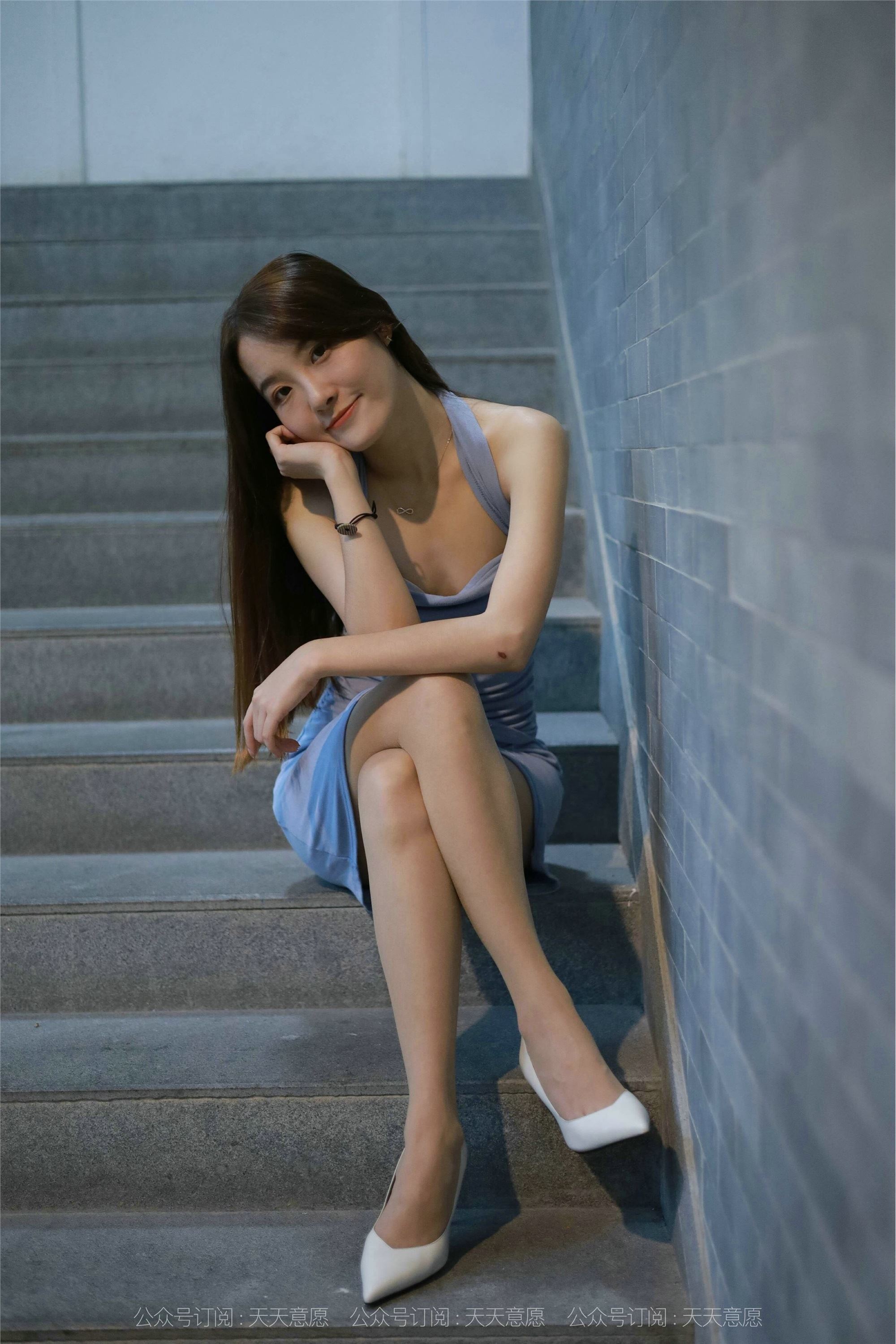 IESS异思趣向  2021.09.13 丝享家917：婉苹《楼梯间的蓝衣美女》